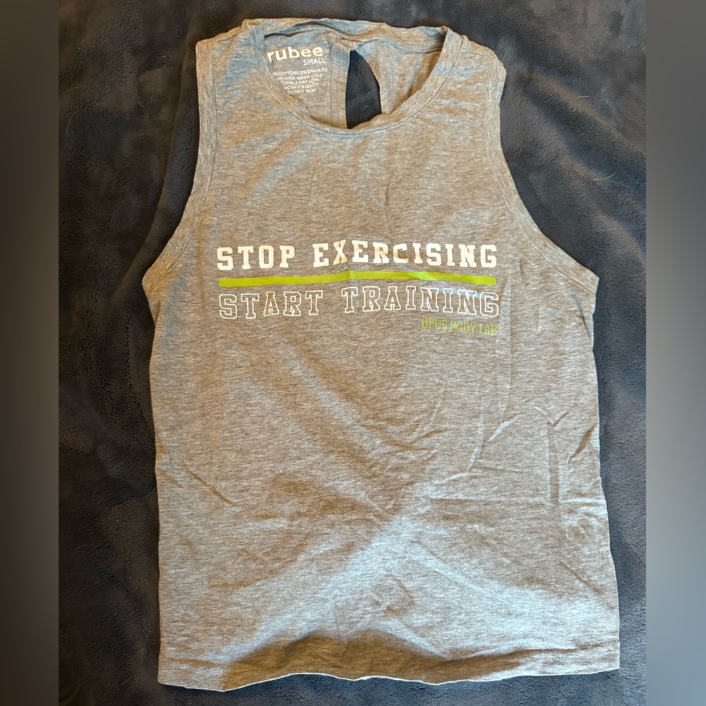 ✨5 for $25, or 7 for $30 ✨ Rubee Gray Motivational Tank Top